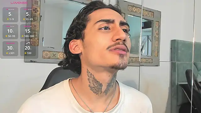 Snapshot of Mr_Strike chatting on 10-24-25, 02:41 Mr Strike online show from 10-24-25, 02:41