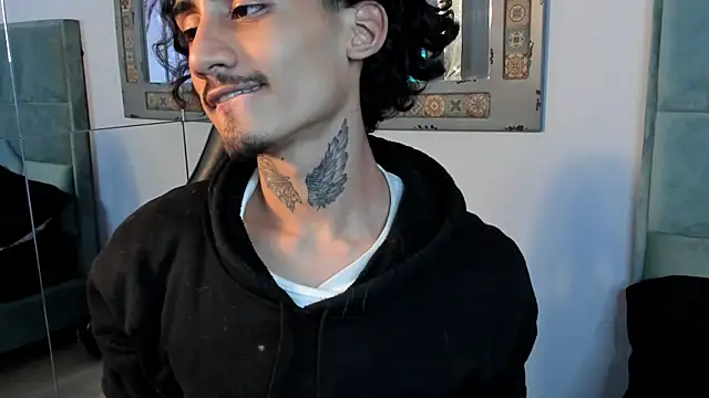 Snapshot of Mr_Strike chatting on 11-03-25, 02:57 Mr Strike online show from 11-03-25, 02:57