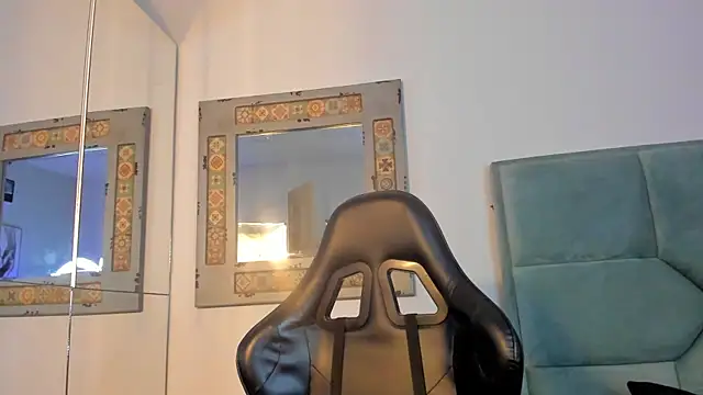 Snapshot of Mr_Strike chatting on 11-10-25, 03:05 Mr Strike online show from 11-10-25, 03:05