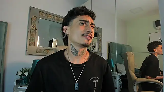 Snapshot of Mr_Strike chatting on 11-29-25, 02:58 Mr Strike online show from 11-29-25, 02:58