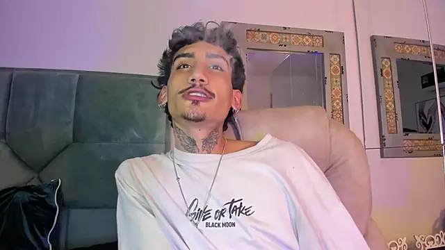 Snapshot of Mr_Strike chatting on 12-14-25, 06:56 Mr Strike online show from 12-14-25, 06:56