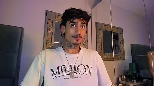 Snapshot of Mr_Strike chatting on 12-17-25, 07:09 Mr Strike online show from 12-17-25, 07:09