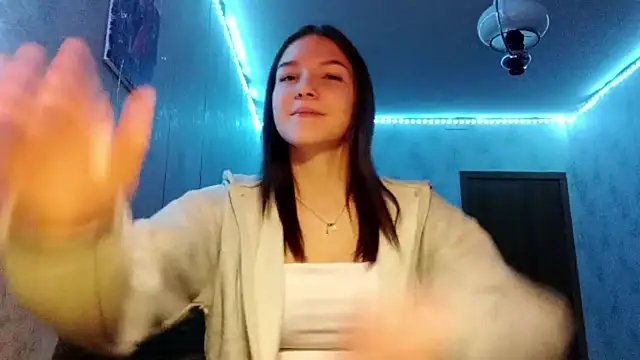 Snapshot of Beauty_miIa chatting on 10-27-25, 04:55 Beauty miIa online show from 10-27-25, 04:55