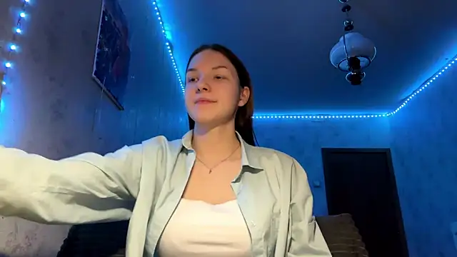 Snapshot of Beauty_miIa chatting on 11-14-25, 04:38 Beauty miIa online show from 11-14-25, 04:38