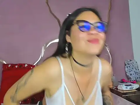 Gianna Johnson online show from 11-04-25, 03:27