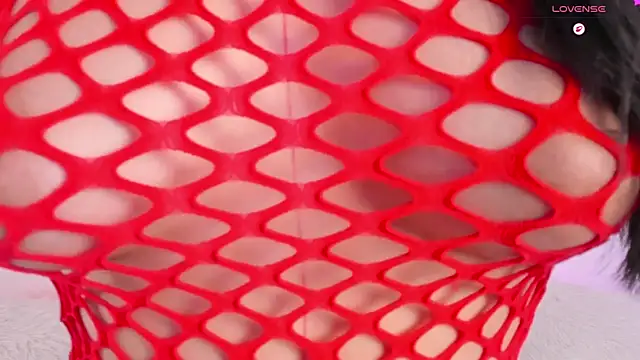 Snapshot of Sophie_Duarte chatting on 12-19-25, 05:03 Sophie Duarte online show from 12-19-25, 05:03