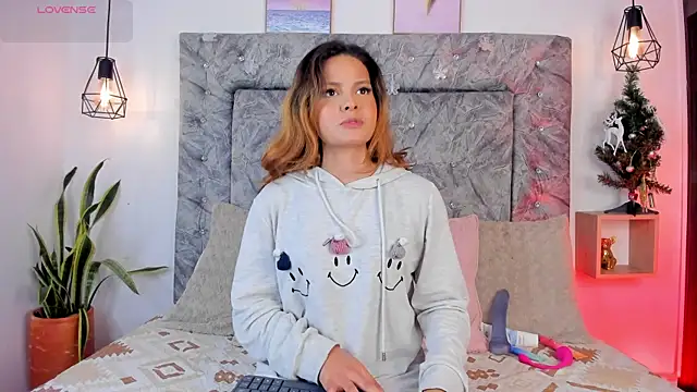 Snapshot of Amatista_desire chatting on 11-28-25, 12:19 Amatista desire online show from 11-28-25, 12:19