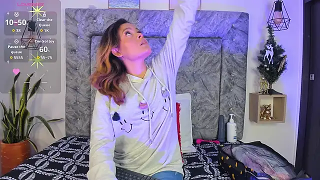 Snapshot of Amatista_desire chatting on 12-15-25, 11:47 Amatista desire online show from 12-15-25, 11:47