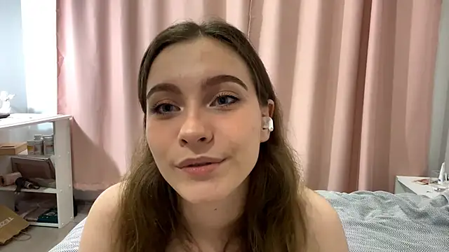 Kira Sanders online show from 10-25-25, 05:08