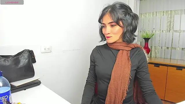 Snapshot of chloehanna chatting on 11-20-25, 06:51 chloehanna online show from 11-20-25, 06:51