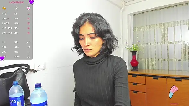 Snapshot of chloehanna chatting on 11-24-25, 06:07 chloehanna online show from 11-24-25, 06:07