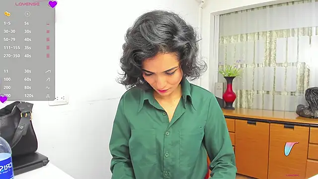 Snapshot of chloehanna chatting on 11-27-25, 01:35 chloehanna online show from 11-27-25, 01:35