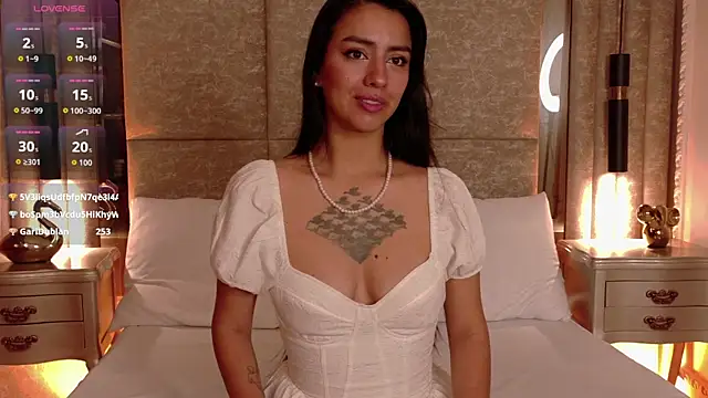 Snapshot of Penelope-Cross chatting on 11-06-25, 02:29 Penelope-Cross online show from 11-06-25, 02:29