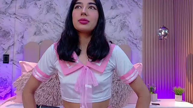 Snapshot of AdelineJhones chatting on 10-25-25, 01:40 AdelineJhones online show from 10-25-25, 01:40