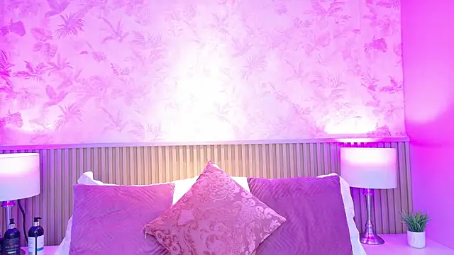 Snapshot of AdelineJhones chatting on 10-31-25, 01:34 AdelineJhones online show from 10-31-25, 01:34