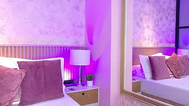 Snapshot of AdelineJhones chatting on 11-05-25, 01:33 AdelineJhones online show from 11-05-25, 01:33