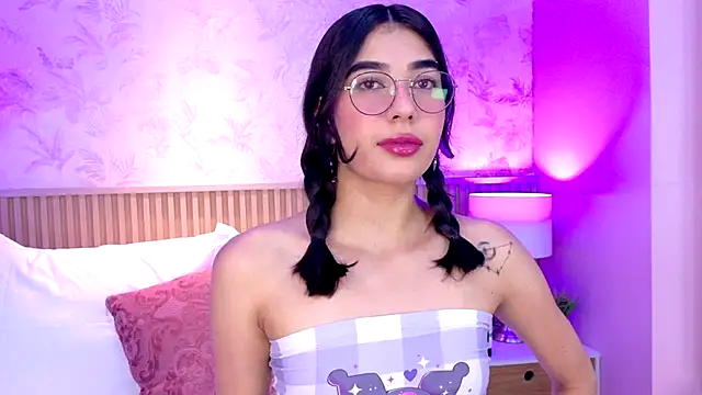 Snapshot of AdelineJhones chatting on 11-09-25, 02:26 AdelineJhones online show from 11-09-25, 02:26