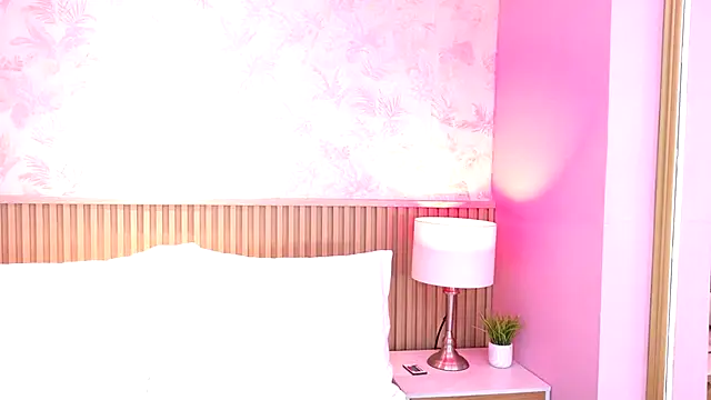 Snapshot of AdelineJhones chatting on 11-11-25, 06:08 AdelineJhones online show from 11-11-25, 06:08