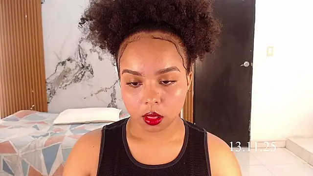 Snapshot of rosselyn_ chatting on 11-13-25, 07:46 rosselyn online show from 11-13-25, 07:46