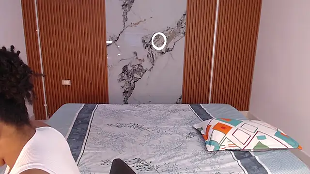 Snapshot of rosselyn_ chatting on 11-28-25, 01:03 rosselyn online show from 11-28-25, 01:03