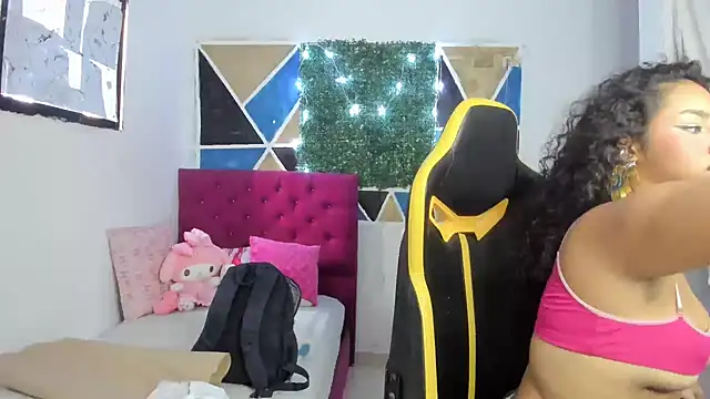 Snapshot of emily_stars1 chatting on 02-12-26, 09:10 emily stars1 online show from 02-12-26, 09:10