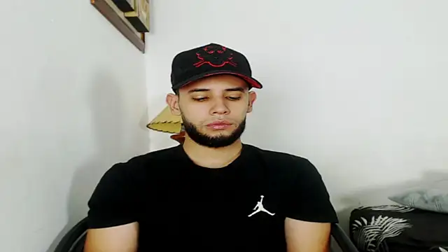 Snapshot of Maxcole_07 chatting on 10-31-25, 03:02 Maxcole 07 online show from 10-31-25, 03:02