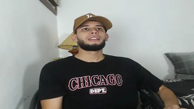 Snapshot of Maxcole_07 chatting on 11-06-25, 12:22 Maxcole 07 online show from 11-06-25, 12:22