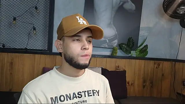 Snapshot of Maxcole_07 chatting on 12-03-25, 08:51 Maxcole 07 online show from 12-03-25, 08:51