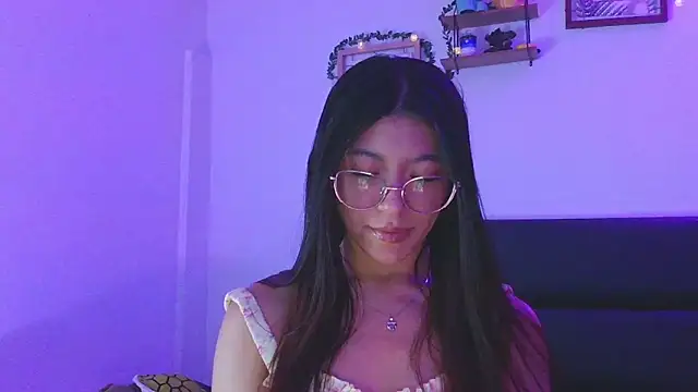 LissyM online show from 12-19-25, 09:22