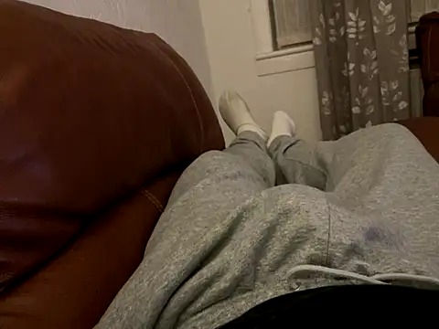 Snapshot of irnbru77 chatting on 11-11-25, 09:15 irnbru77 online show from 11-11-25, 09:15