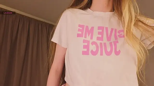 Snapshot of KissyCloud chatting on 10-26-25, 08:09 KissyCloud online show from 10-26-25, 08:09