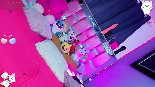 Snapshot of Zulema_Zahirx chatting on 11-28-25, 02:25 Zulema Zahirx online show from 11-28-25, 02:25