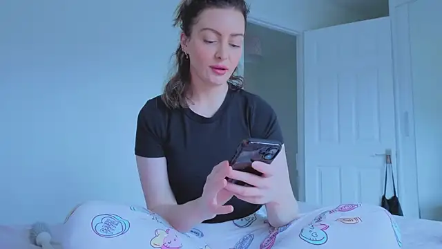 Snapshot of Lovelavender_ chatting on 02-06-26, 02:53 Lovelavender online show from 02-06-26, 02:53