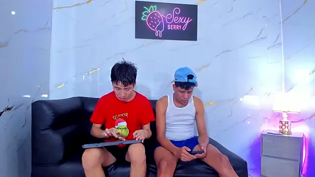 Snapshot of Room_boys_hot chatting on 11-09-25, 01:31 Room boys hot online show from 11-09-25, 01:31