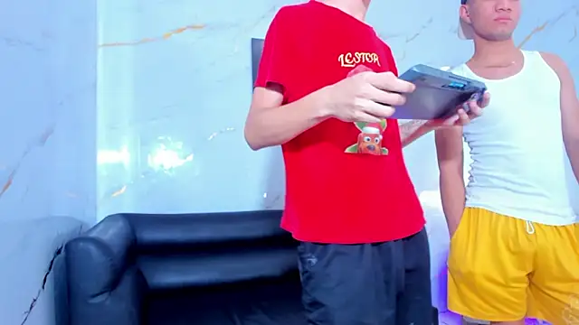 Snapshot of Room_boys_hot chatting on 11-10-25, 01:43 Room boys hot online show from 11-10-25, 01:43