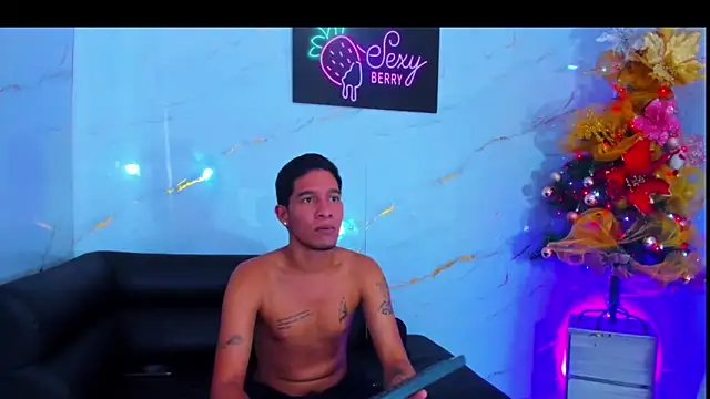 Snapshot of Room_boys_hot chatting on 11-27-25, 12:40 Room boys hot online show from 11-27-25, 12:40