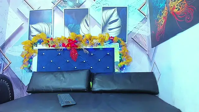 Snapshot of Room_boys_hot chatting on 12-16-25, 02:11 Room boys hot online show from 12-16-25, 02:11