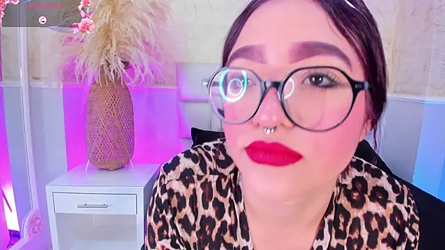 AlmaLopez  online show from 12-13-25, 07:53