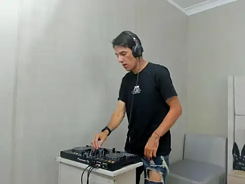 Snapshot of jupiter_333 chatting on 11-24-25, 05:56 jupiter 333 online show from 11-24-25, 05:56