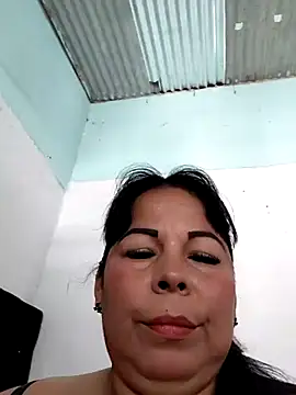 Snapshot of mother2-divorced chatting on 10-28-25, 01:47 mother2-divorced online show from 10-28-25, 01:47