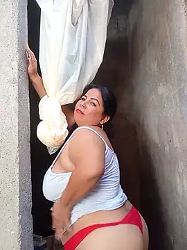 Snapshot of mother2-divorced chatting on 11-15-25, 02:02 mother2-divorced online show from 11-15-25, 02:02