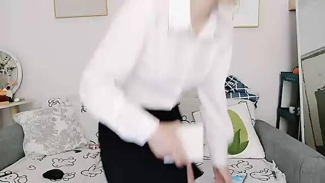 Snapshot of yuyan3929 chatting on 11-18-25, 12:38 yuyan3929 online show from 11-18-25, 12:38