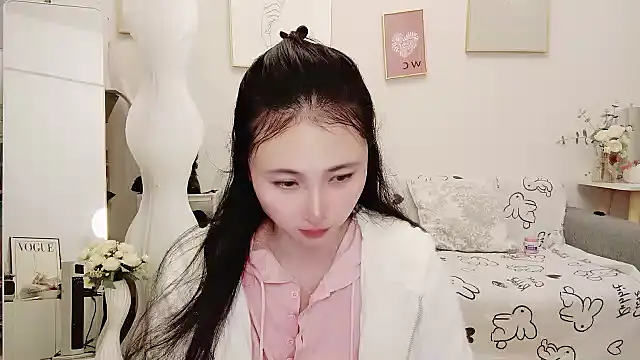 Snapshot of yuyan3929 chatting on 12-17-25, 01:33 yuyan3929 online show from 12-17-25, 01:33