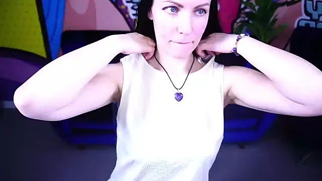 Snapshot of SofieMoons chatting on 11-17-25, 01:39 SofieMoons online show from 11-17-25, 01:39