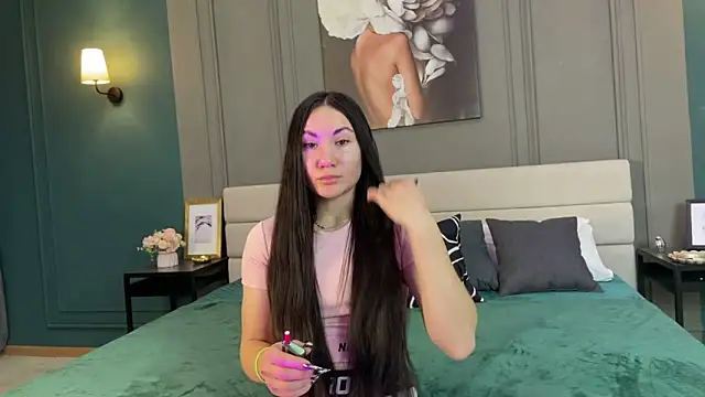 Snapshot of Adele_Shy chatting on 10-29-25, 01:30 Adele Shy online show from 10-29-25, 01:30