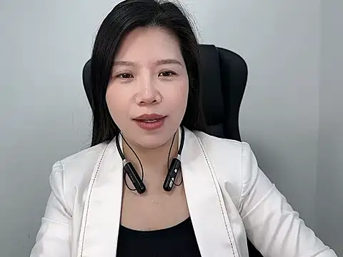 helen31 online show from 10-23-25, 07:40