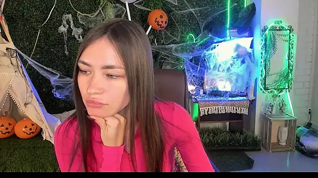 Snapshot of lollyrais chatting on 10-25-25, 01:07 lollyrais online show from 10-25-25, 01:07