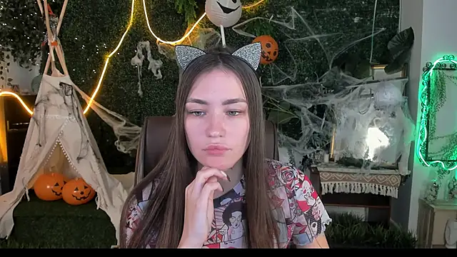 Snapshot of lollyrais chatting on 10-30-25, 01:01 lollyrais online show from 10-30-25, 01:01