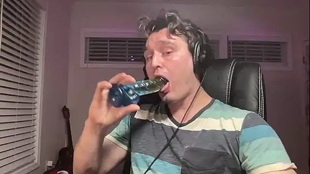 Snapshot of andrenoma427 chatting on 11-09-25, 02:54 andrenoma427 online show from 11-09-25, 02:54