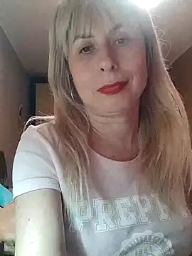 Snapshot of SelinaLovqx chatting on 12-18-25, 07:31 SelinaLovqx online show from 12-18-25, 07:31